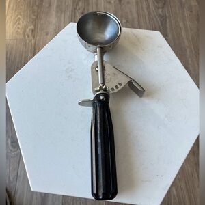 Vintage Williamson Ice Cream Scoop Black Plastic Handle Belleville, NJ
